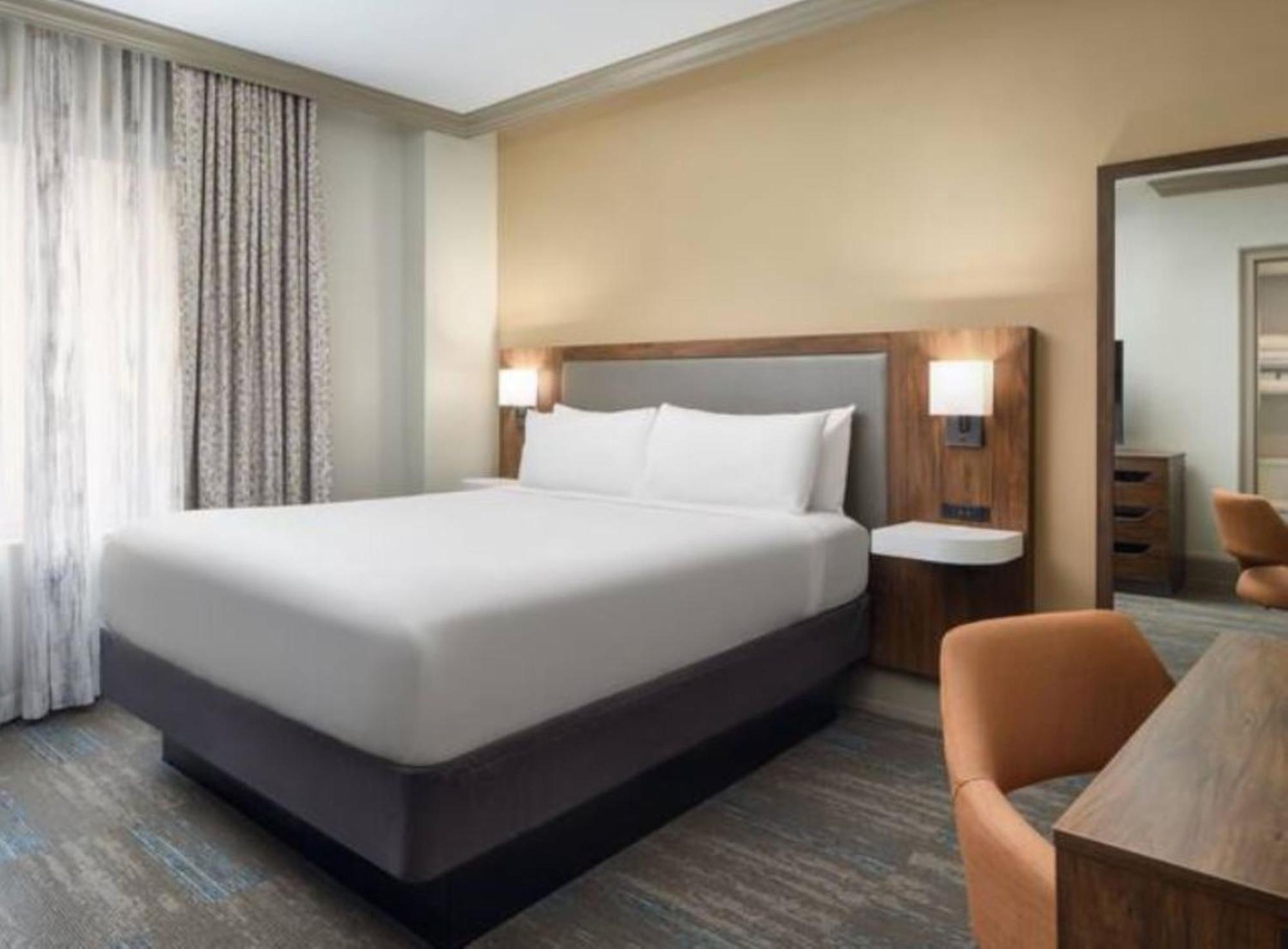 Hampton Inn & Suites New Orleans Canal St. French Quarter Екстериор снимка
