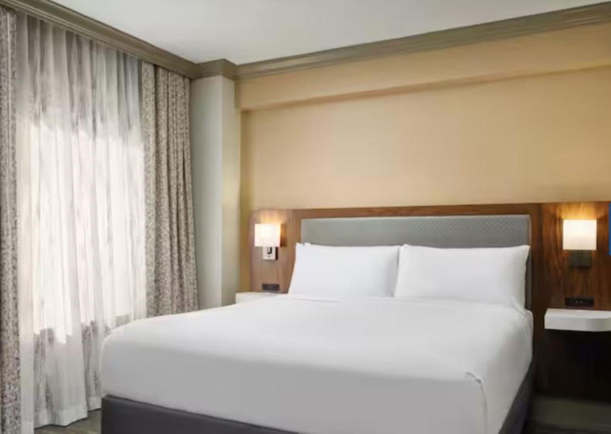 Hampton Inn & Suites New Orleans Canal St. French Quarter Екстериор снимка