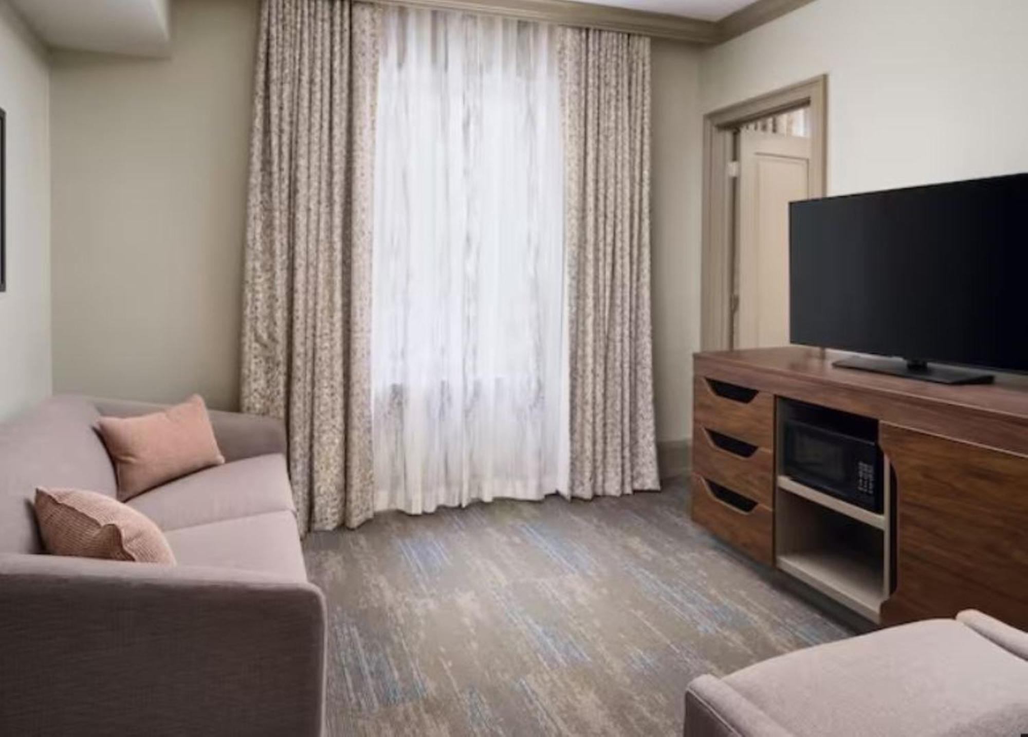 Hampton Inn & Suites New Orleans Canal St. French Quarter Екстериор снимка