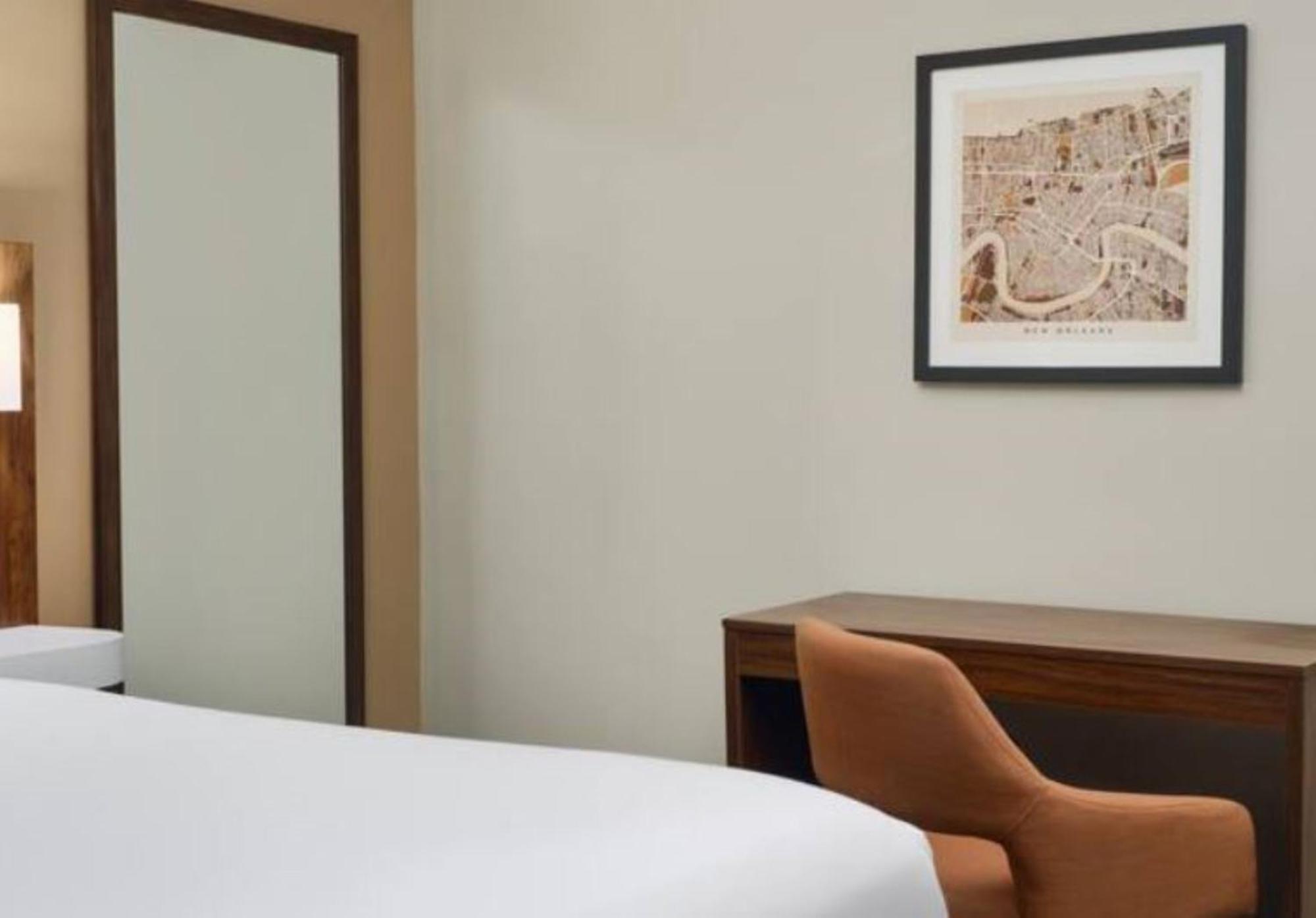 Hampton Inn & Suites New Orleans Canal St. French Quarter Екстериор снимка