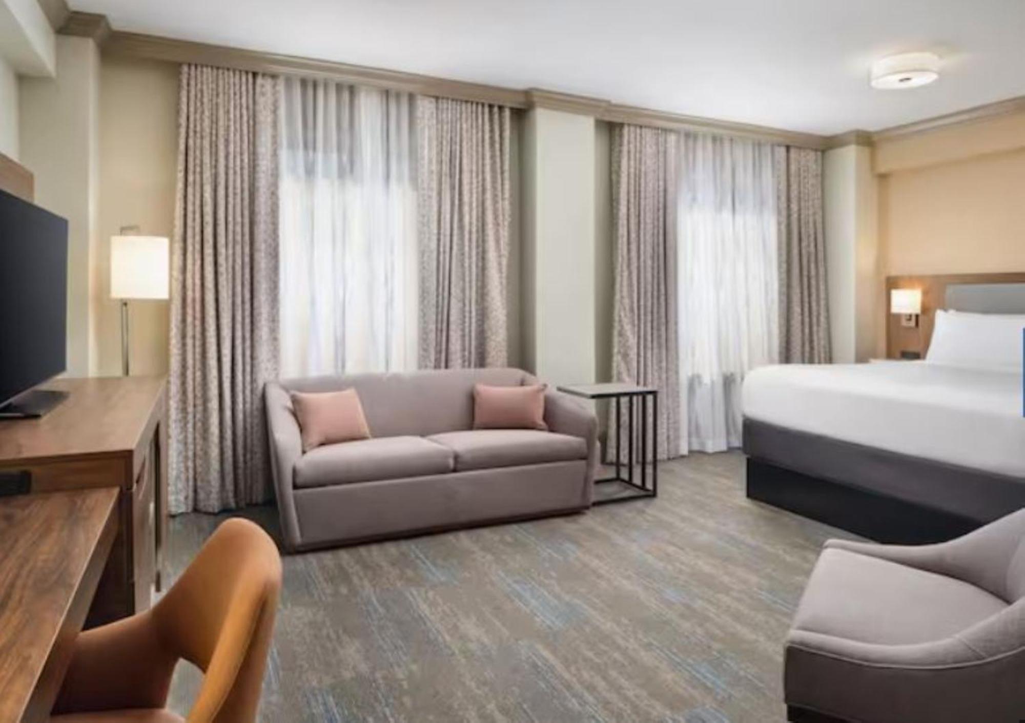 Hampton Inn & Suites New Orleans Canal St. French Quarter Екстериор снимка