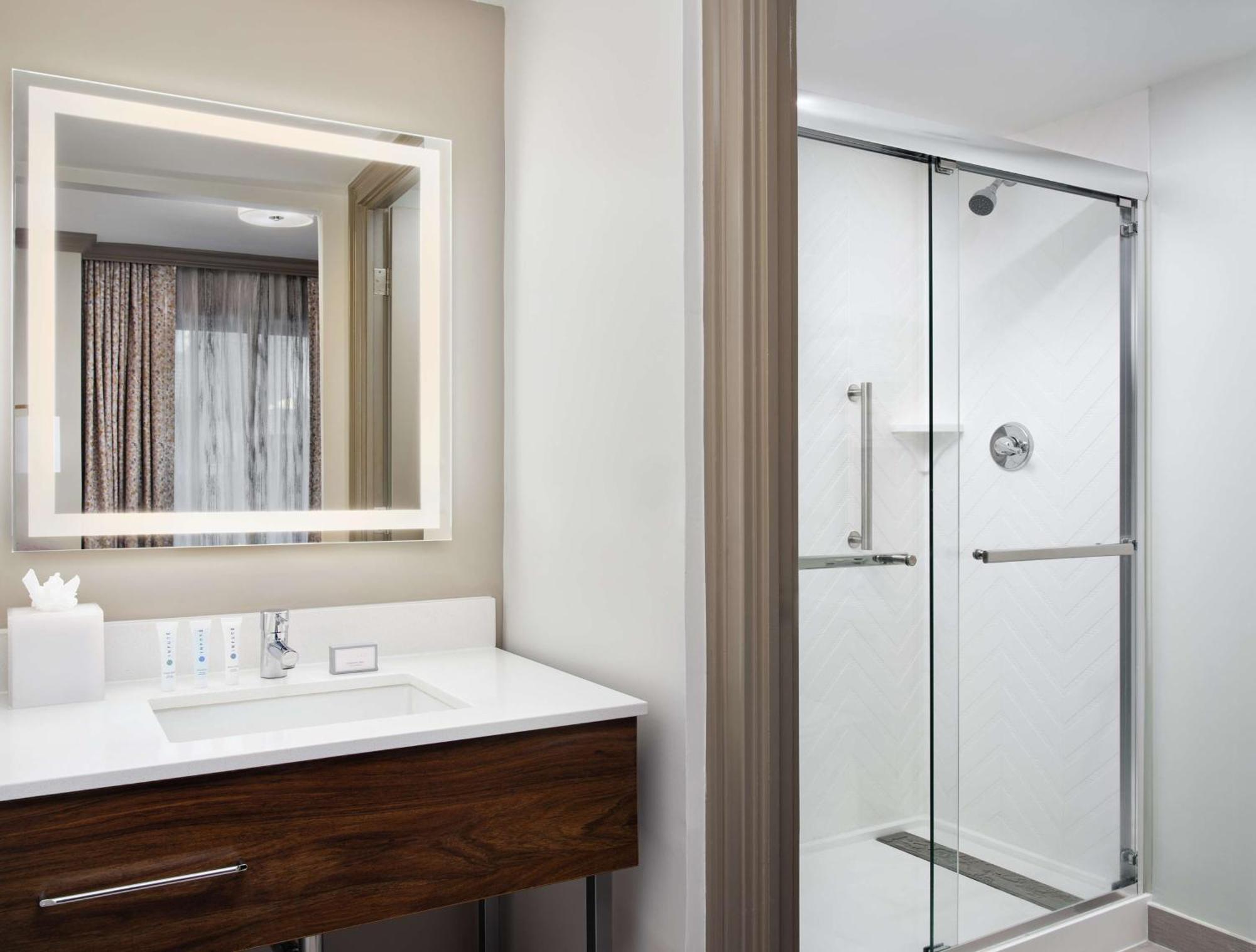 Hampton Inn & Suites New Orleans Canal St. French Quarter Екстериор снимка